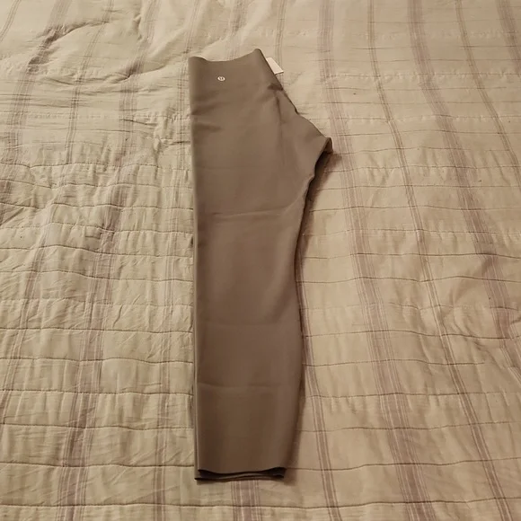 Glow Up SHR Tight - Picture 4 of 14